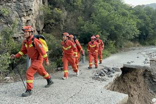 ?约基奇遭驱逐5中2砍4+9+6 雷吉25+6 掘金胜公牛